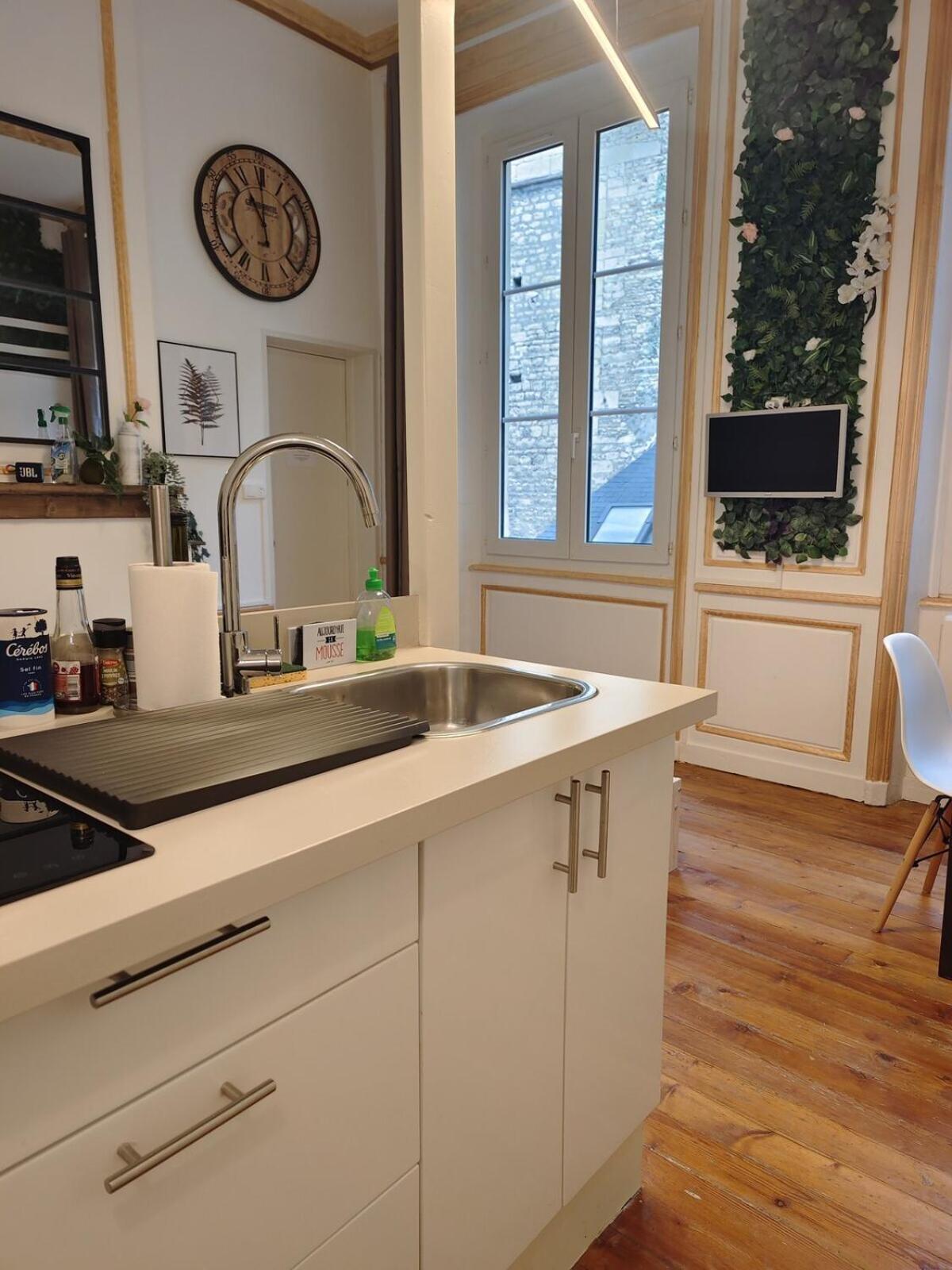 Studio Lumineux Et Fleuri Idealement Situe Apartment Caen Ngoại thất bức ảnh