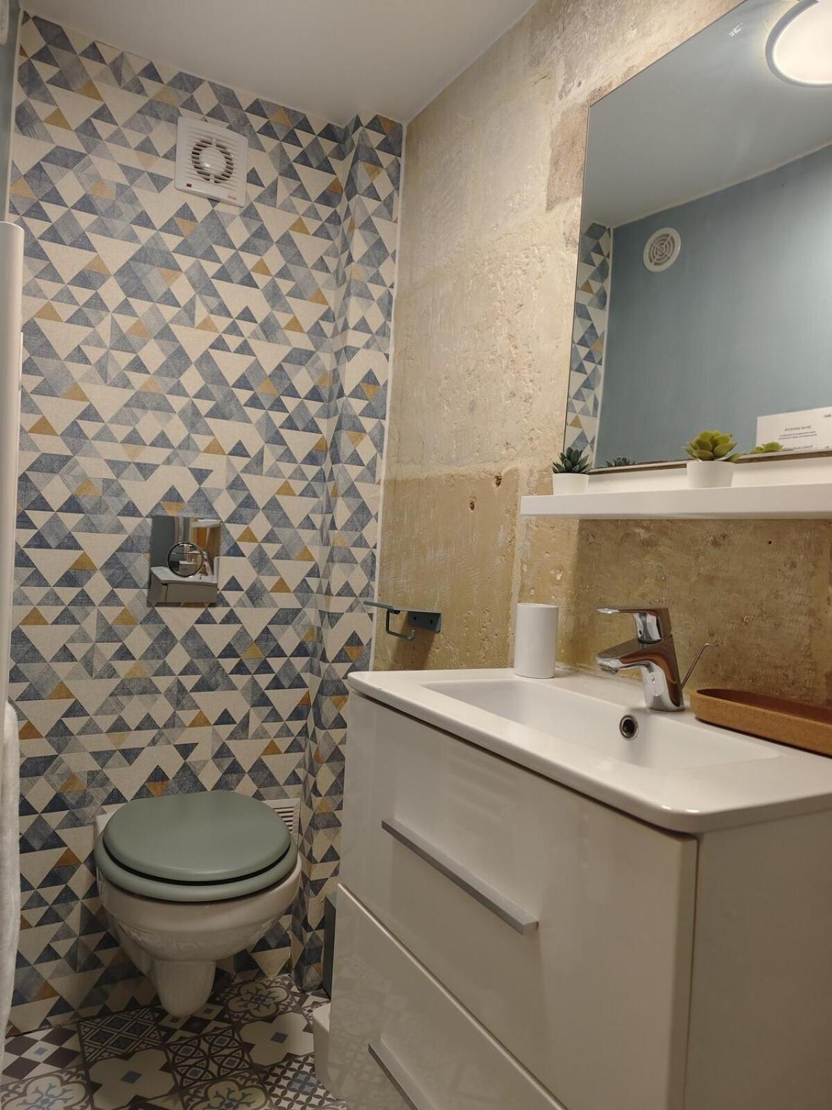 Studio Lumineux Et Fleuri Idealement Situe Apartment Caen Ngoại thất bức ảnh