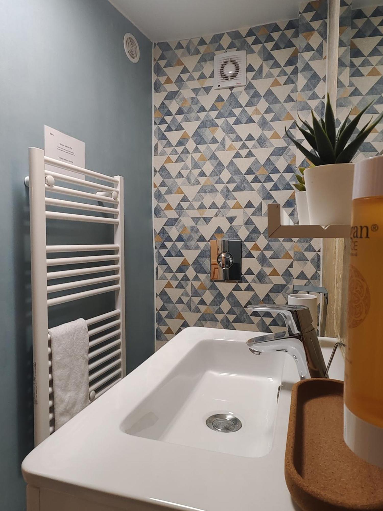 Studio Lumineux Et Fleuri Idealement Situe Apartment Caen Ngoại thất bức ảnh